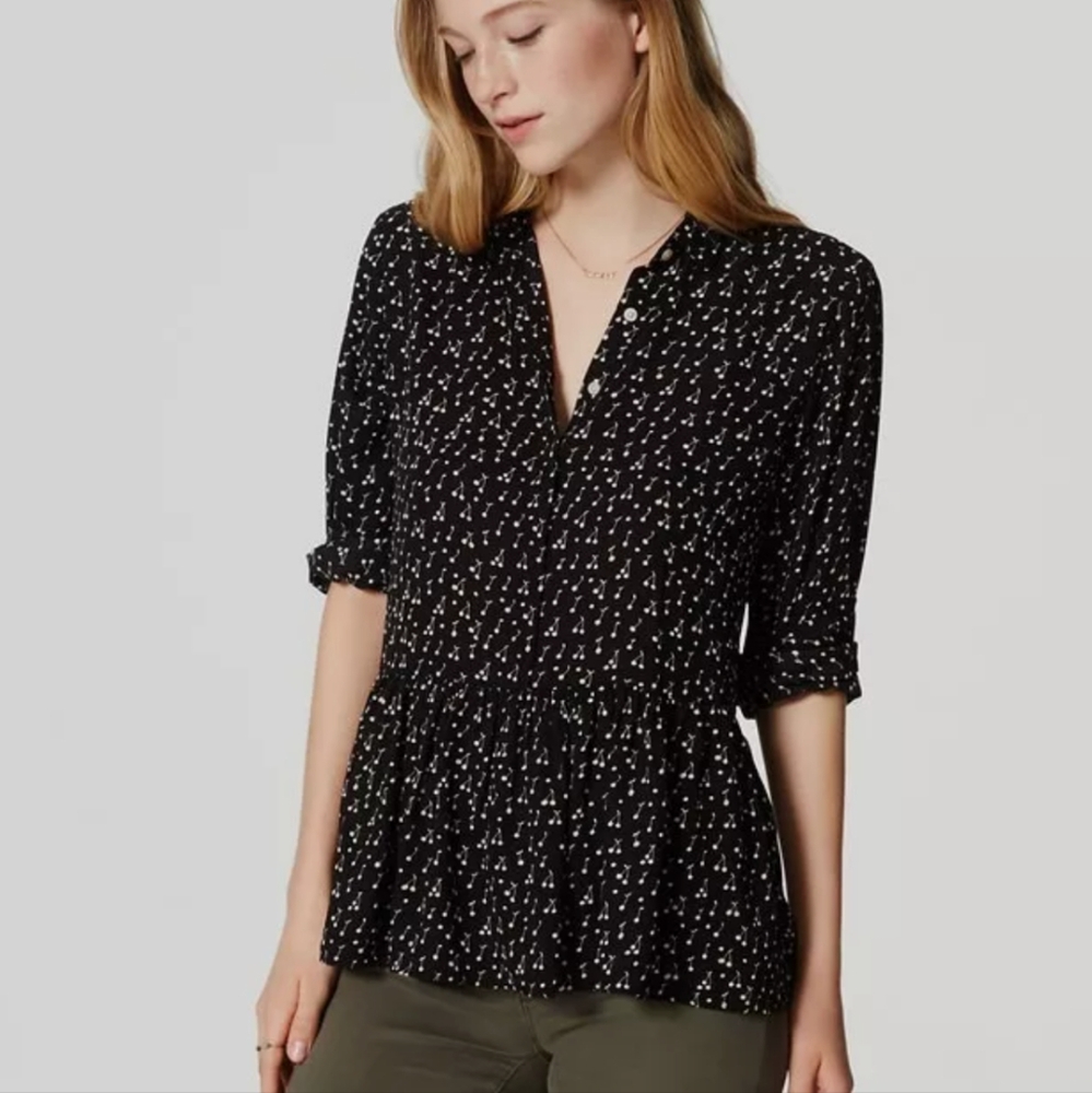 Ann Taylor LOFT Black Print Blouse - Small